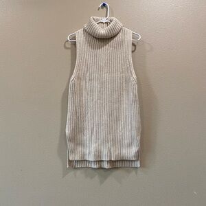 H&M Beige Sleeveless Turtleneck Sweater